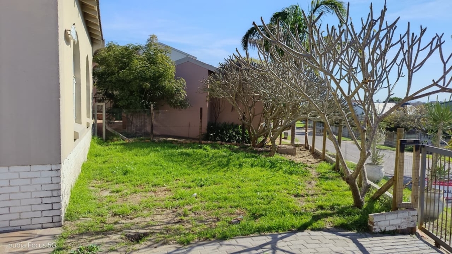 3 Bedroom Property for Sale in Paradise Beach Eastern Cape